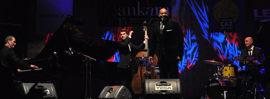 Kerem Görsev Trio & Allan Harris