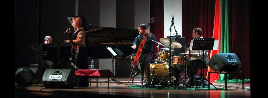 Rosenna Vitro & Her Trio